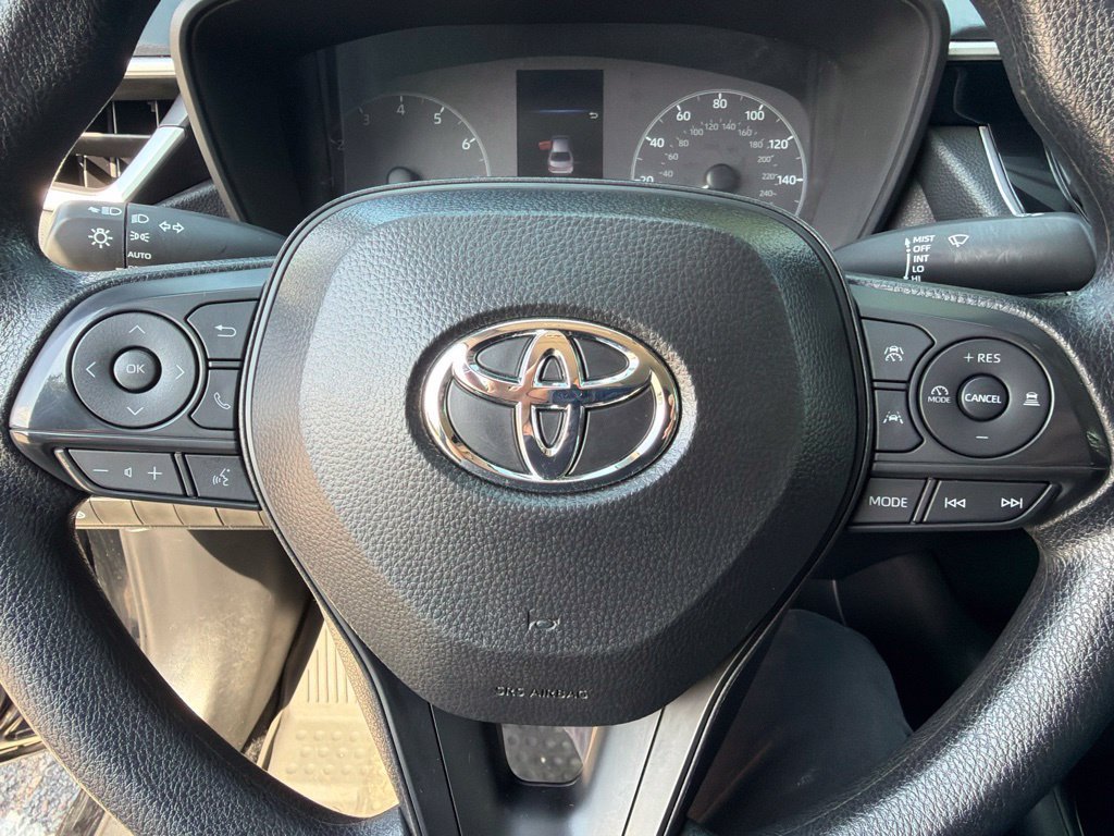Used 2025 Toyota Corolla LE w/ Convenience Package FWD image 17