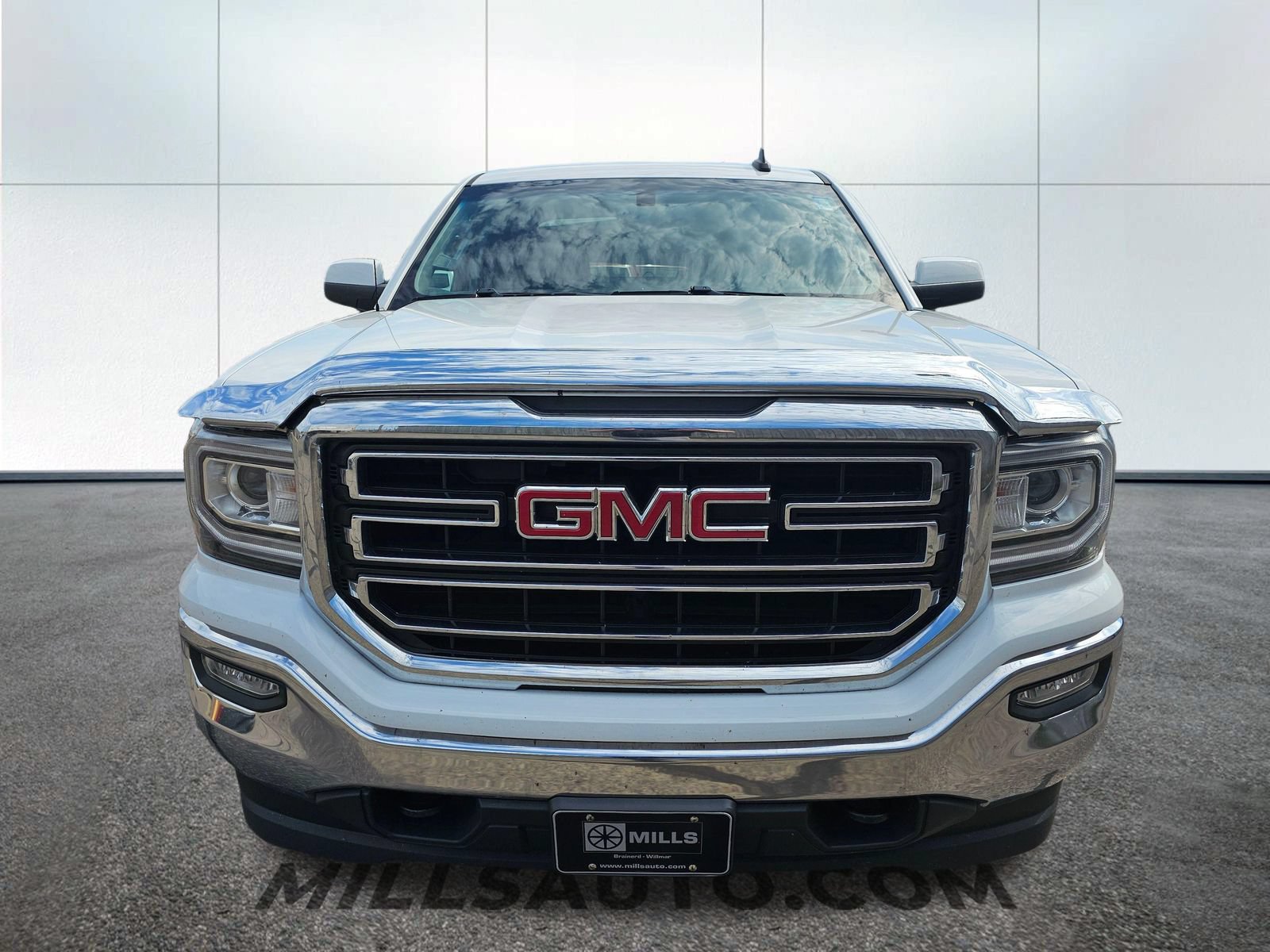 Used 2017 GMC Sierra 1500 SLE w/ SLE Value Package AWD/4WD image 3