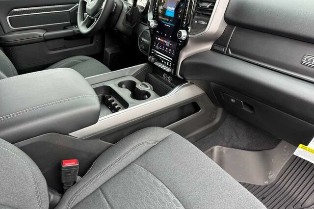 New 2026 RAM 2500 Big Horn AWD/4WD image 12