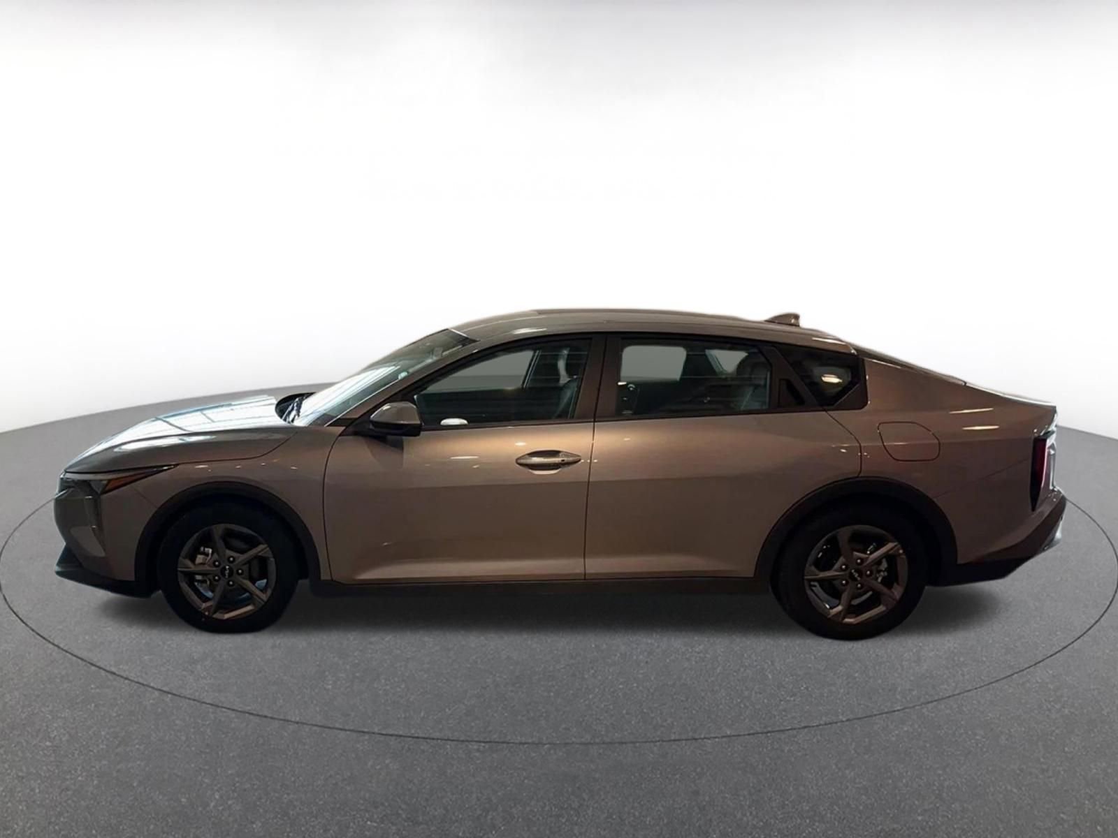 Used 2025 Kia K4 LXS image 9