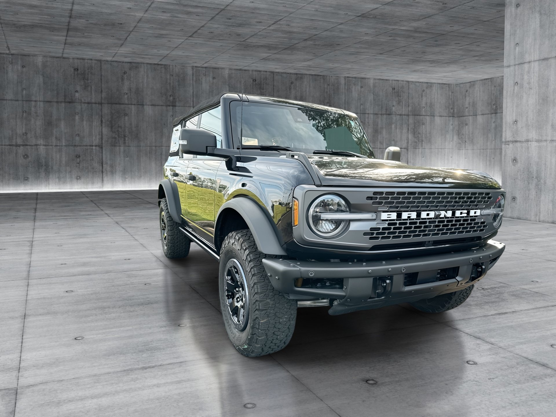Used 2022 Ford Bronco Badlands AWD/4WD image 2
