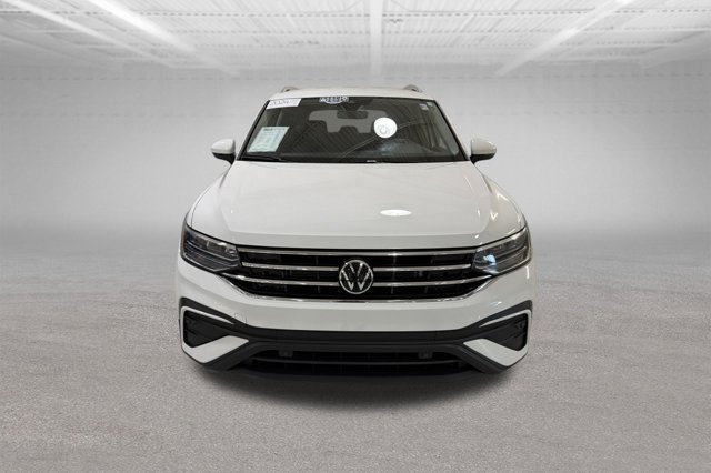 Certified 2024 Volkswagen Tiguan SE AWD/4WD image 2
