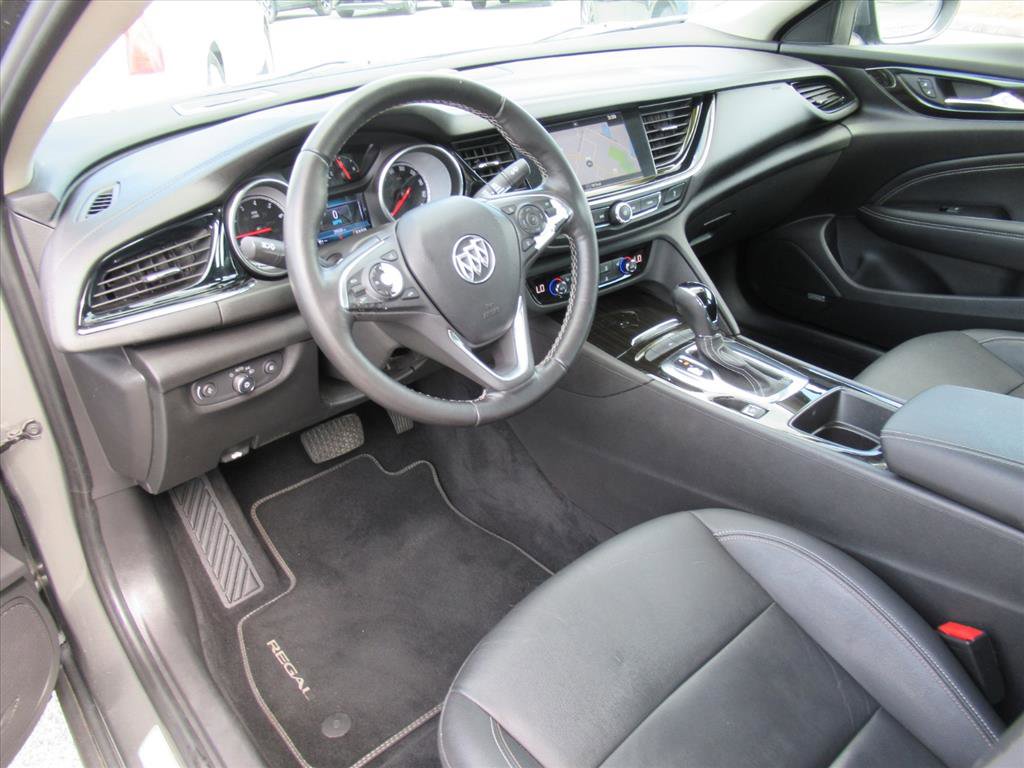 Used 2018 Buick Regal Essence w/ Driver Confidence Package #1 image 15