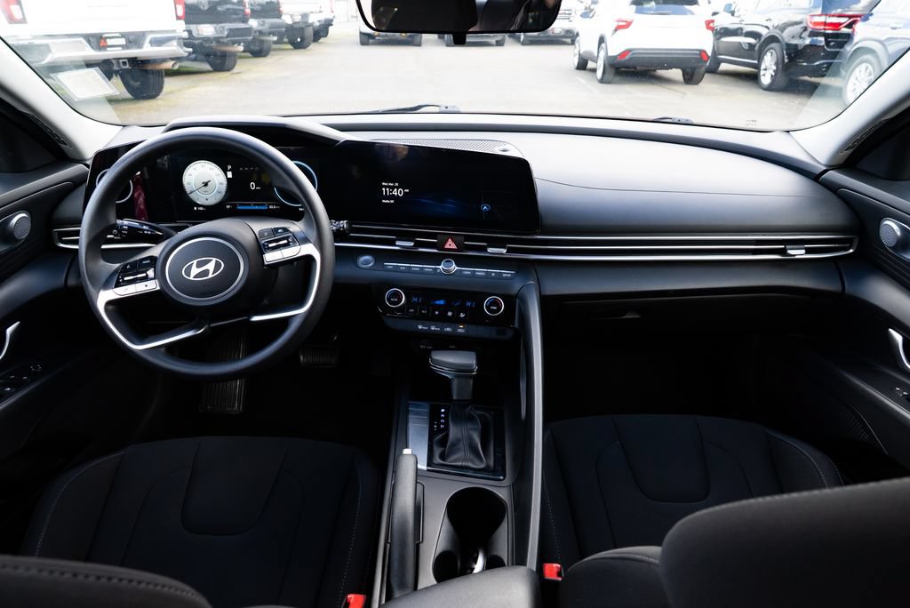 Used 2024 Hyundai Elantra SEL FWD image 8