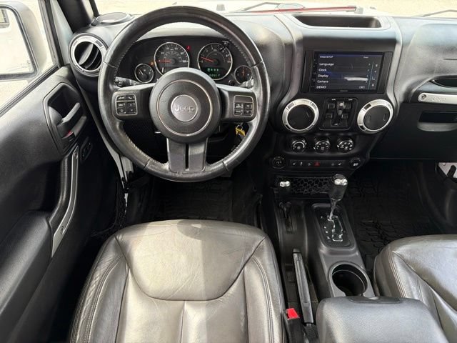 Used 2015 Jeep Wrangler Unlimited Sahara w/ Dual Top Group AWD/4WD image 18