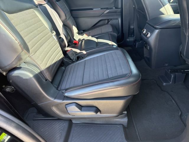 Used 2025 Ford Explorer ST-Line image 14