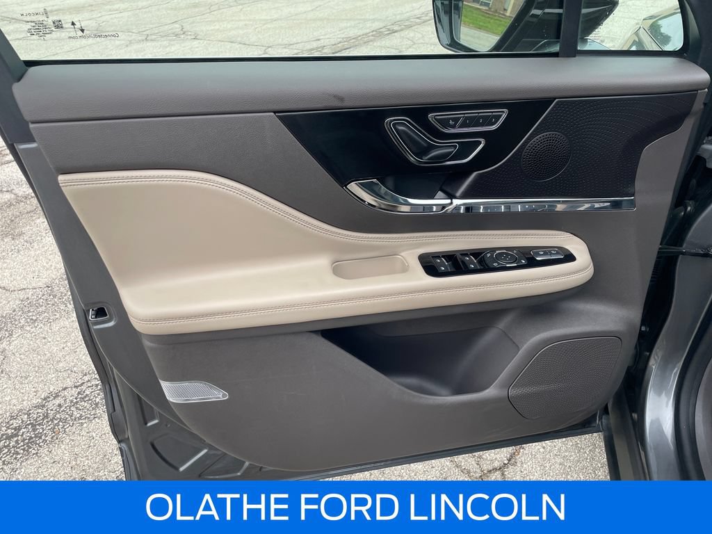 Certified 2023 Lincoln Corsair Reserve w/ Equipment Group 201A AWD/4WD image 13