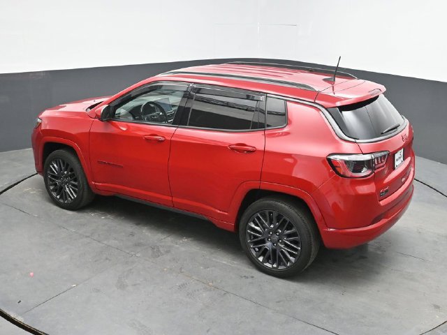 Used 2022 Jeep Compass Limited AWD/4WD image 35