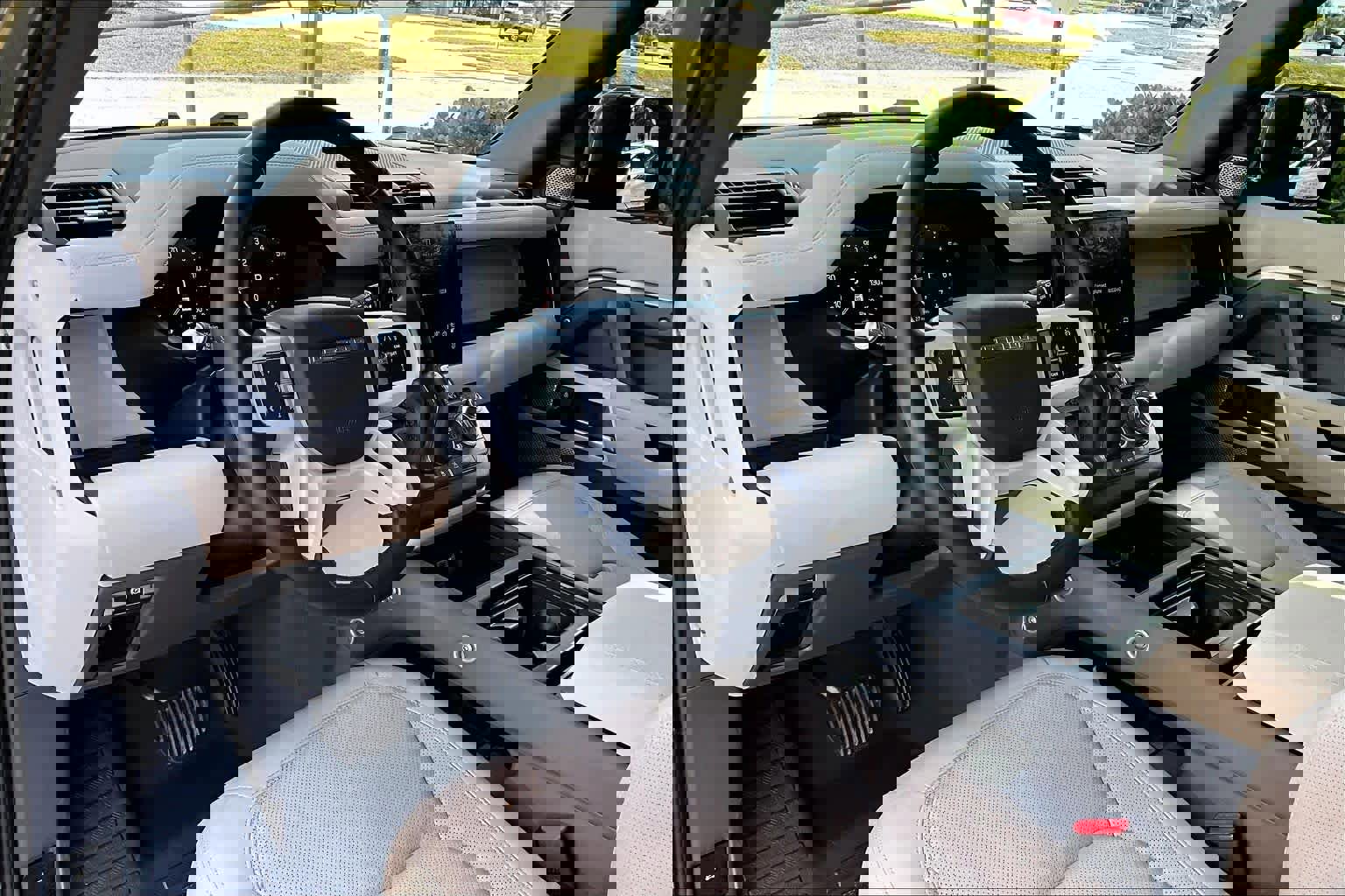 Used 2023 Land Rover Defender 130 SE image 18