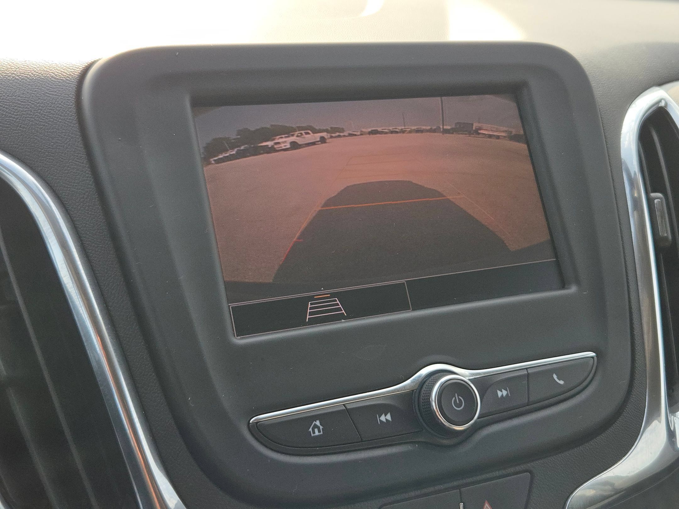 Used 2023 Chevrolet Equinox LS w/ LS Convenience Package FWD image 17