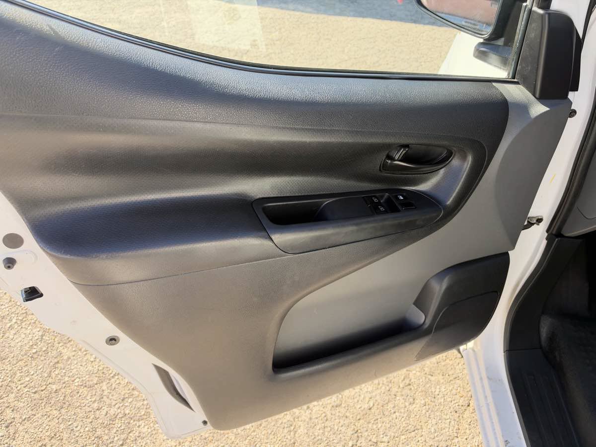 Used 2020 Nissan NV200 S FWD image 17
