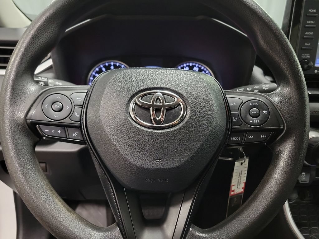 Used 2021 Toyota RAV4 LE AWD/4WD image 22