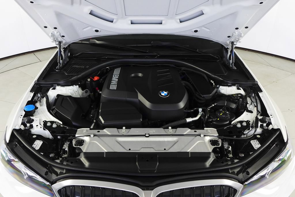 Used 2025 BMW 330i Sedan w/ Convenience Package RWD image 6