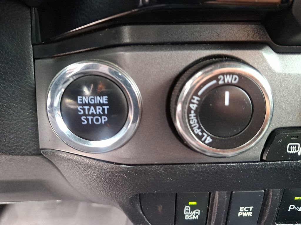 Used 2018 Toyota Tacoma TRD Sport w/ Technology Package AWD/4WD image 24