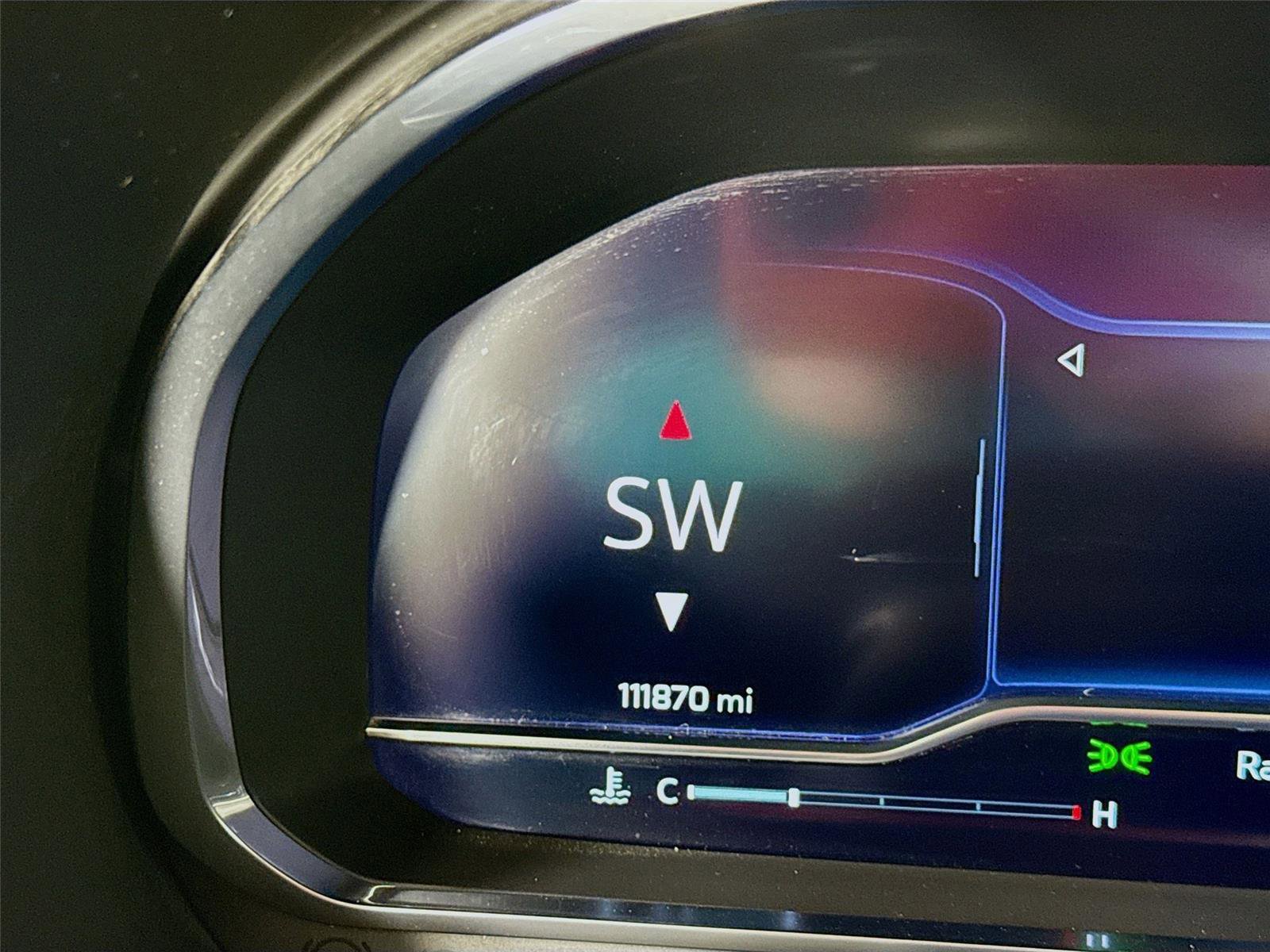 Used 2022 Chevrolet Suburban Z71 w/ Luxury Package image 6