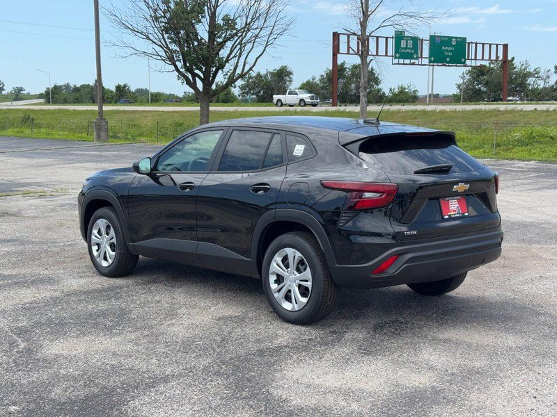 New 2026 Chevrolet Trax LS FWD image 3