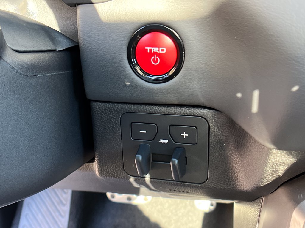 New 2026 Toyota Tundra Limited AWD/4WD image 30