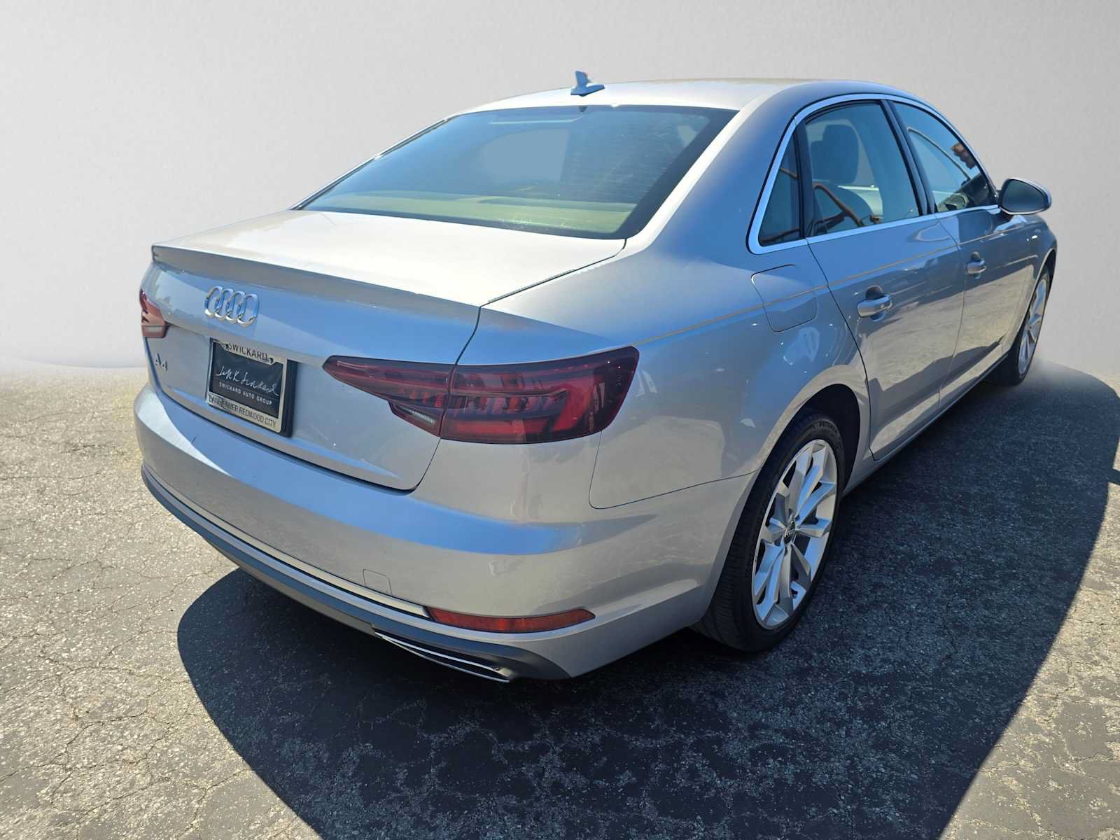 Used 2019 Audi A4 2.0T Premium w/ Convenience Package FWD image 5