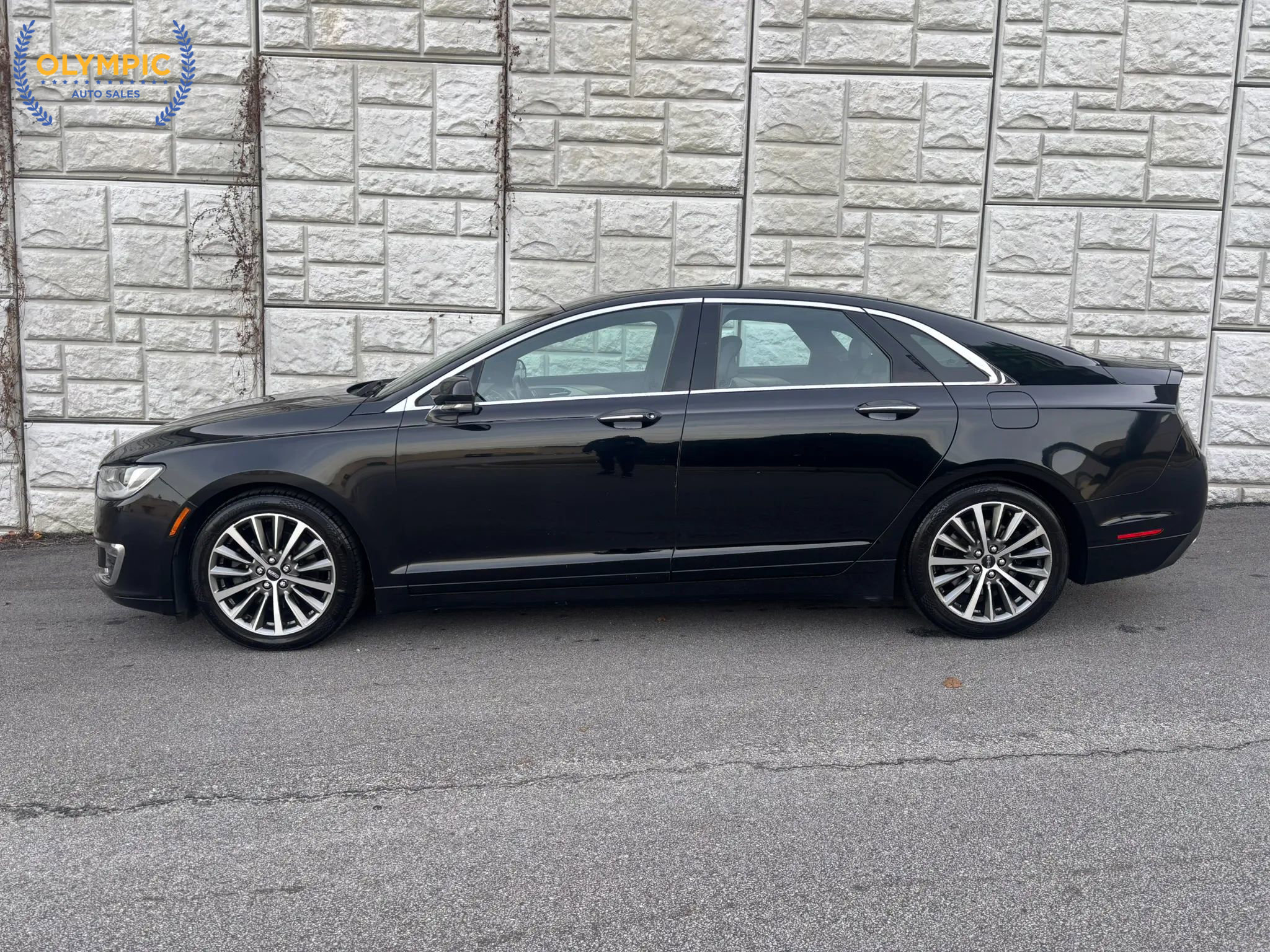 Used 2017 Lincoln MKZ Premiere image 7