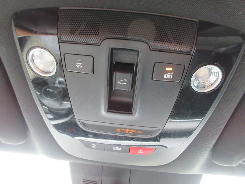 Used 2023 Kia K5 GT-Line image 32