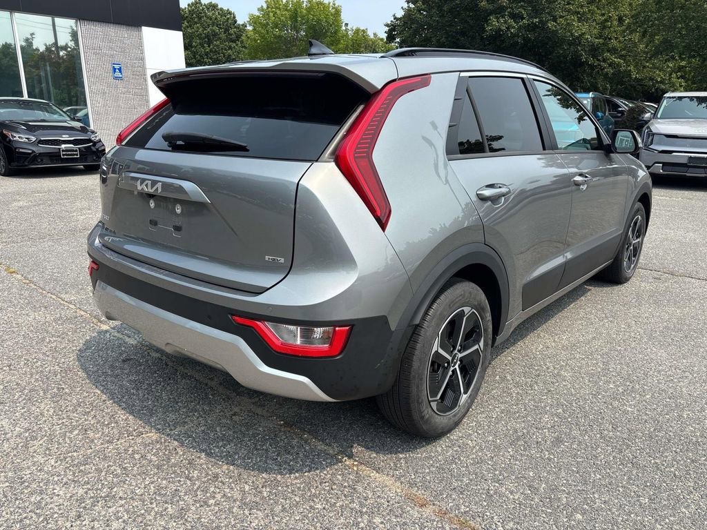 Used 2023 Kia Niro EX image 2
