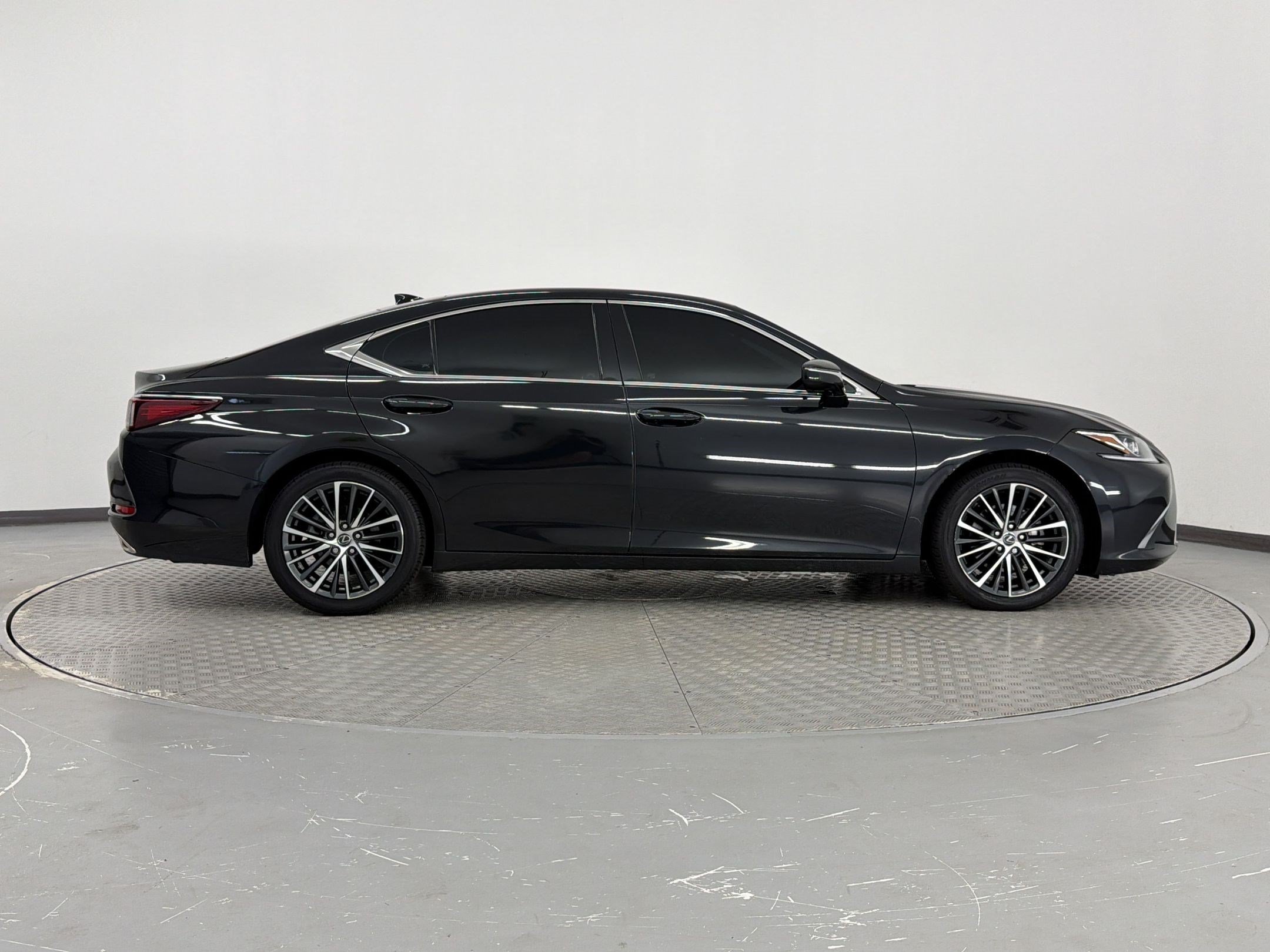 Certified 2022 Lexus ES 350 w/ Premium Package FWD image 8
