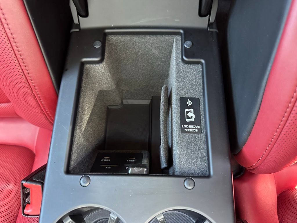 Certified 2023 Porsche Macan AWD/4WD image 28