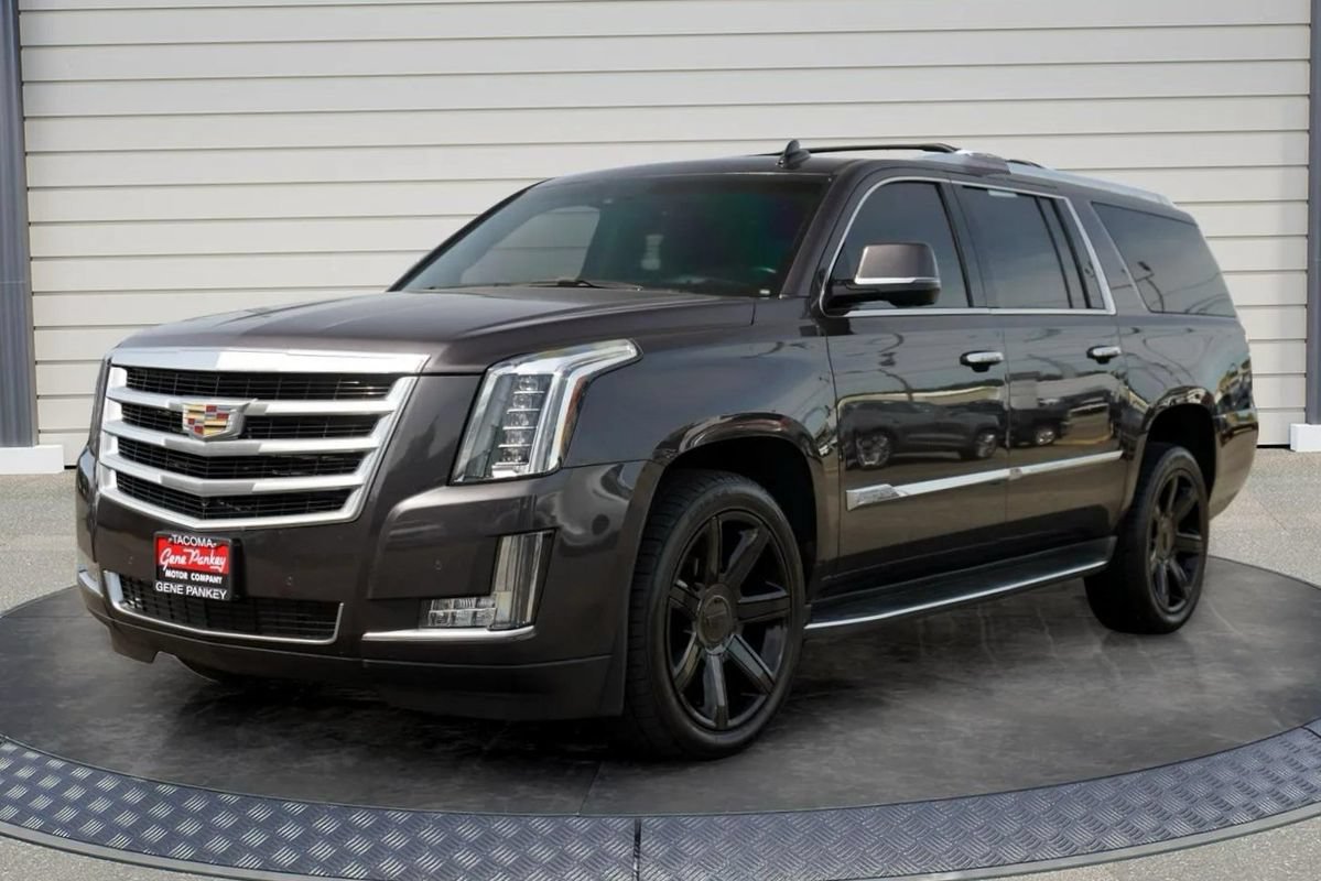 Used 2015 Cadillac Escalade ESV Luxury AWD/4WD image 3