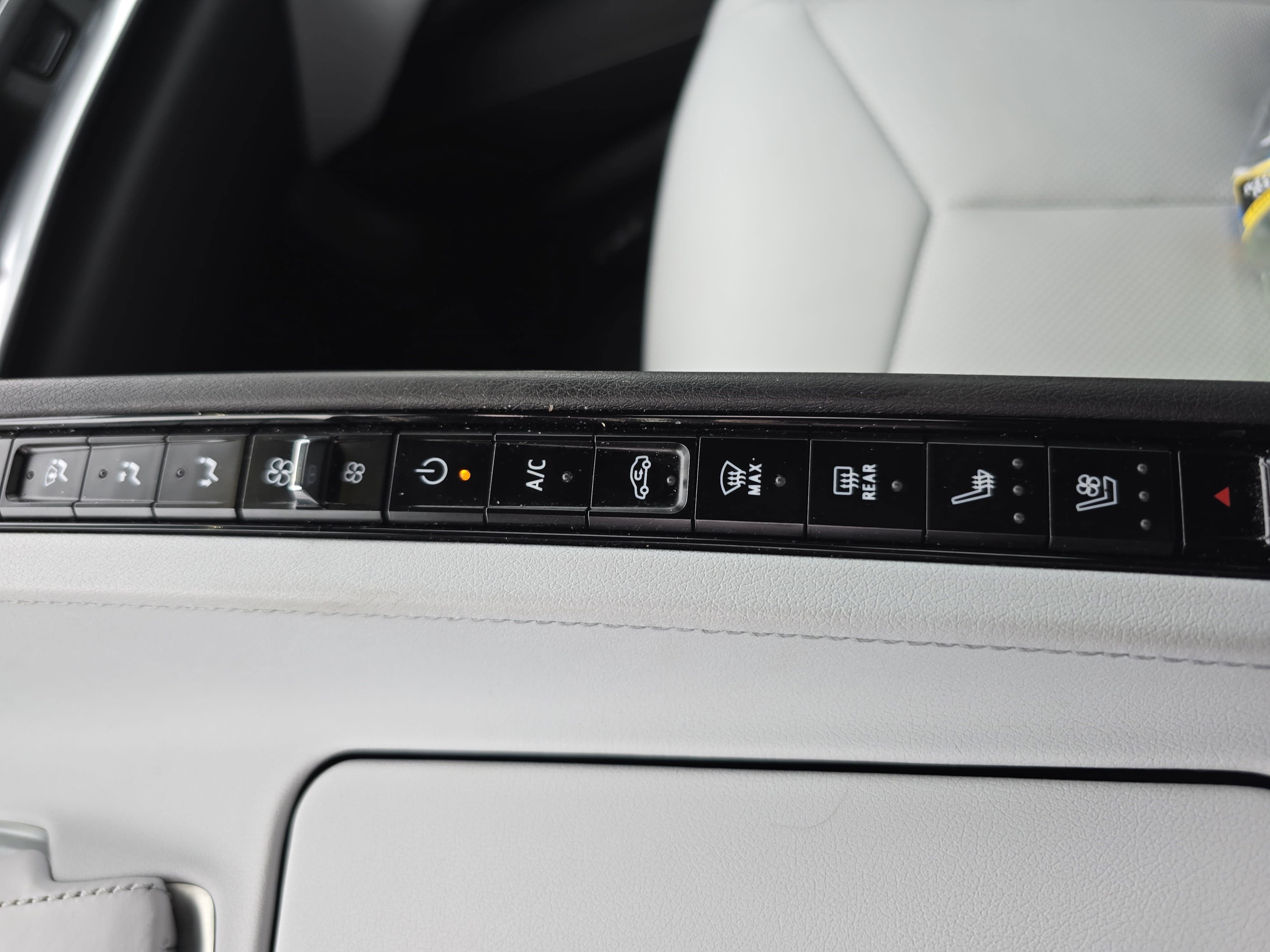 Used 2023 Chevrolet Corvette Stingray Preferred Cpe w/ Z51 Performance Package image 18