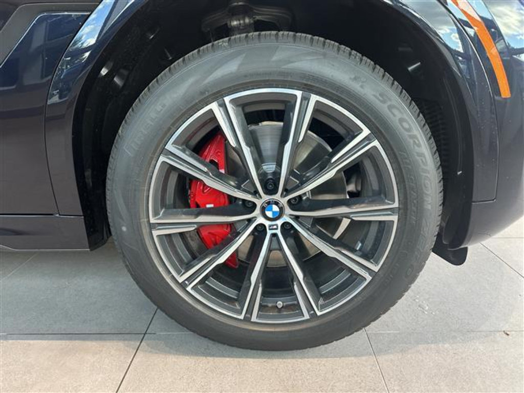New 2026 BMW X6 xDrive40i w/ Climate Comfort Package AWD/4WD image 8