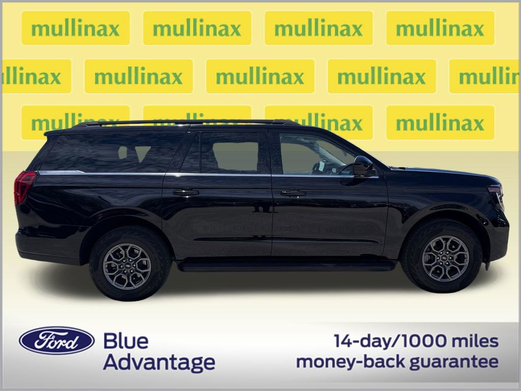 Used 2025 Ford Expedition Max Active RWD image 2