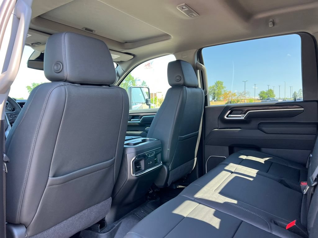 New 2026 GMC Sierra 2500 SLT w/ SLT Premium Package AWD/4WD image 43