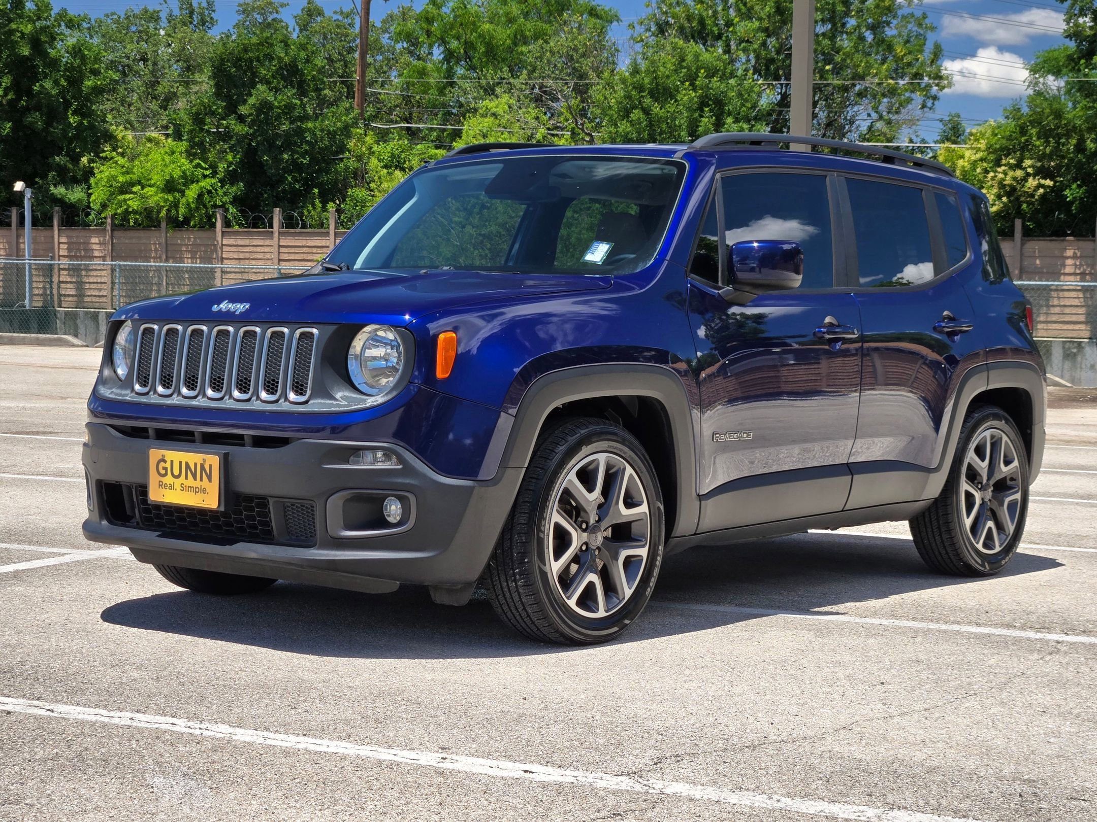 Used 2018 Jeep Renegade Latitude FWD image 8