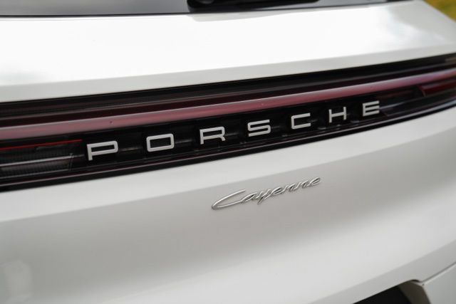 Used 2024 Porsche Cayenne AWD/4WD image 23