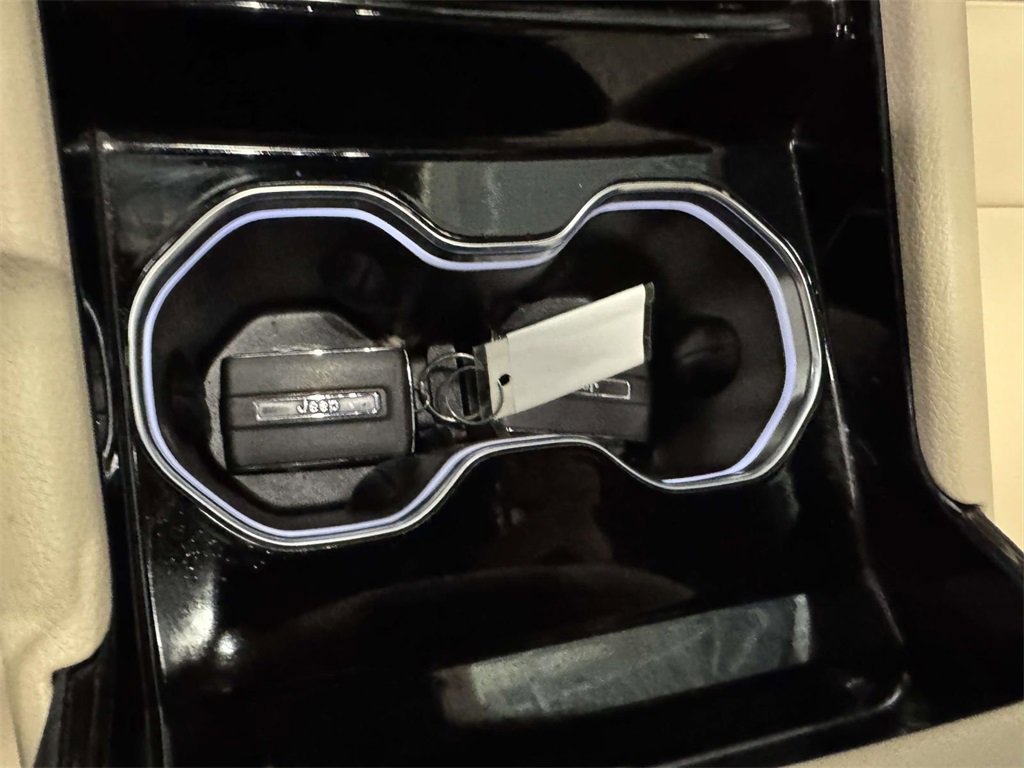 Used 2023 Jeep Grand Cherokee L Limited image 27