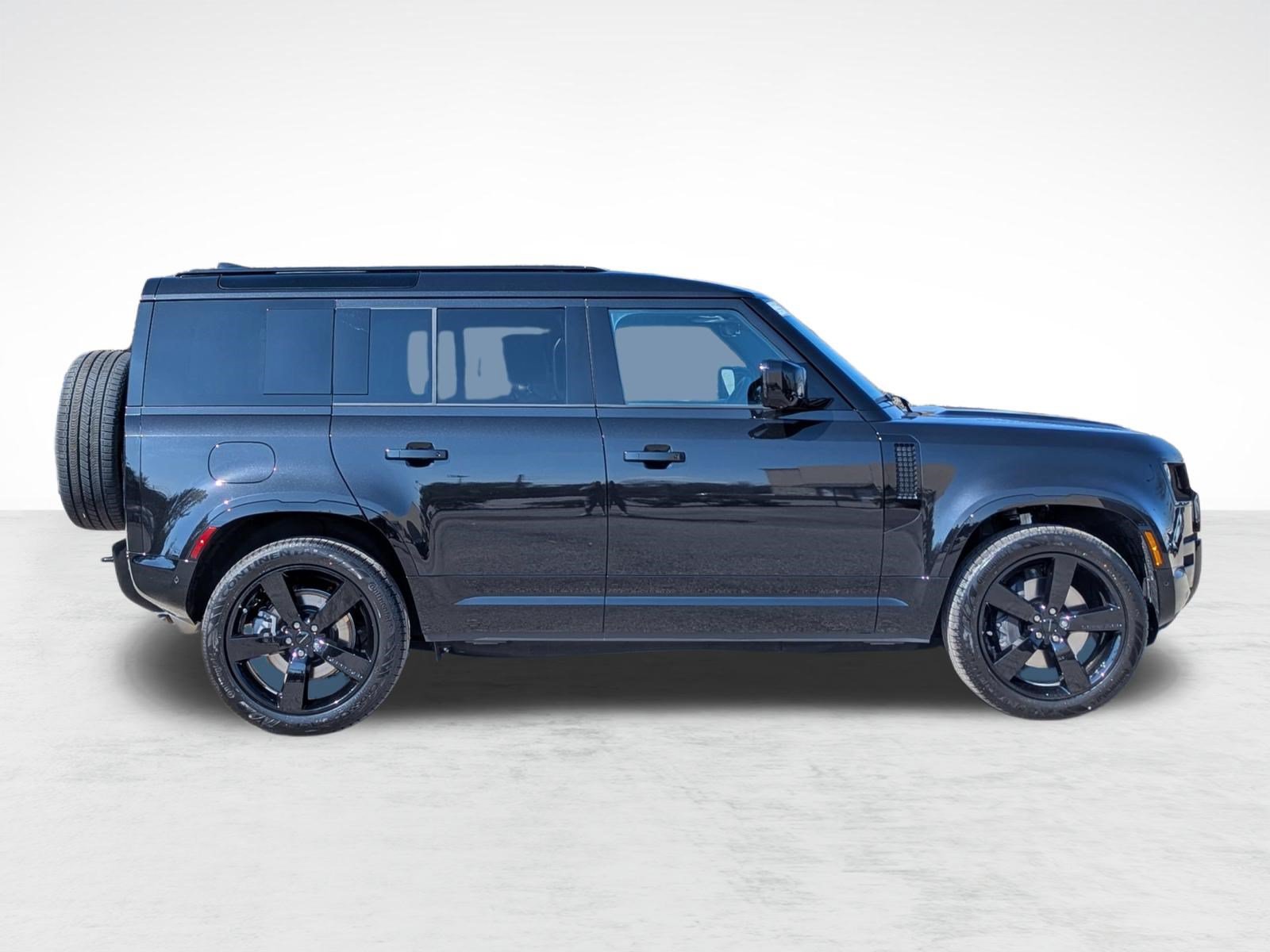 Used 2026 Land Rover Defender 110 X-Dynamic SE AWD/4WD image 8