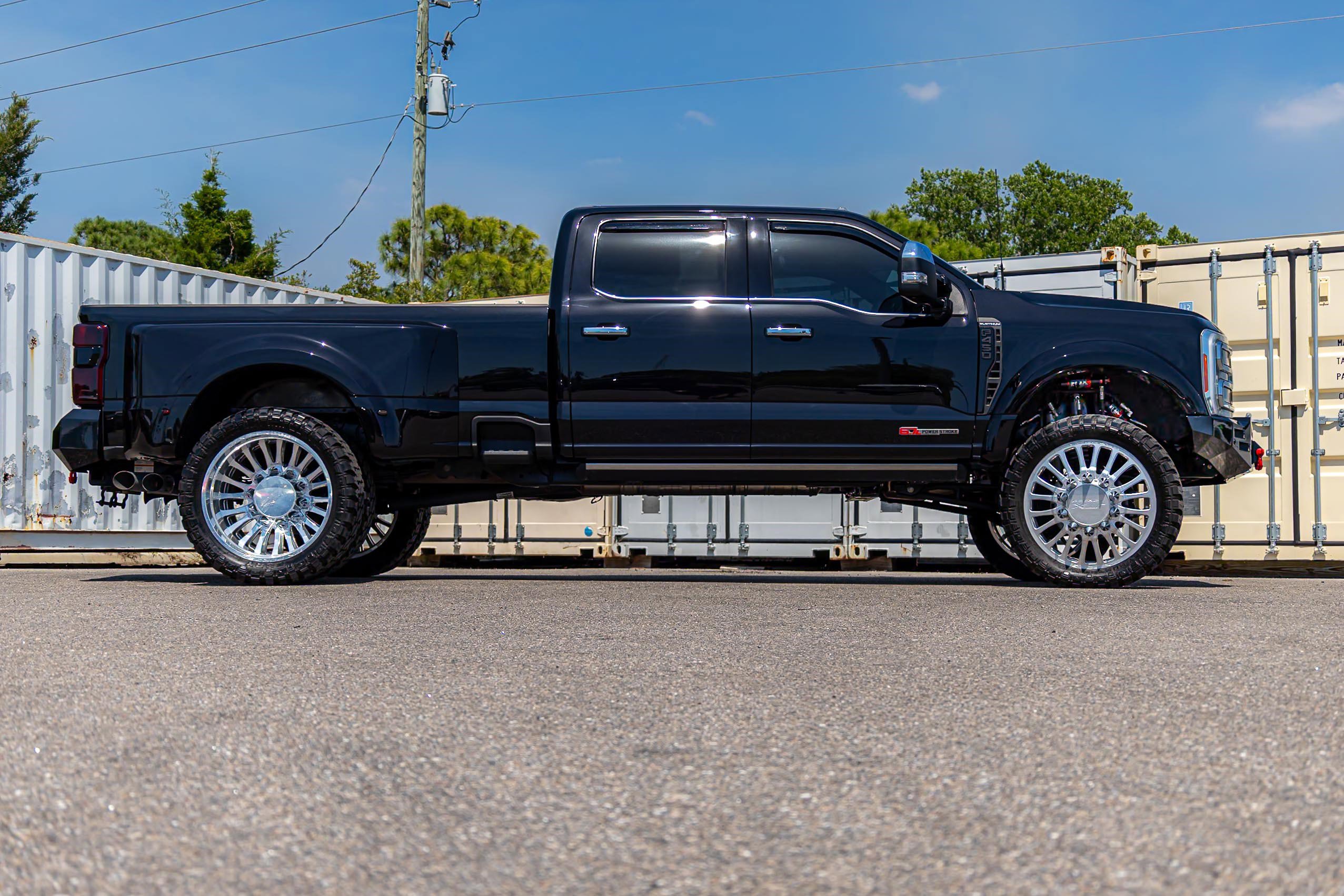Used 2023 Ford F450 Platinum AWD/4WD image 2