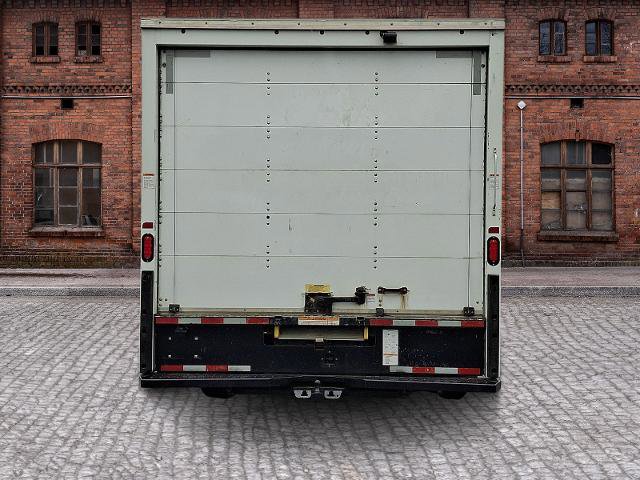 Certified 2021 Ford E-350 and Econoline 350 Super Duty RWD image 5