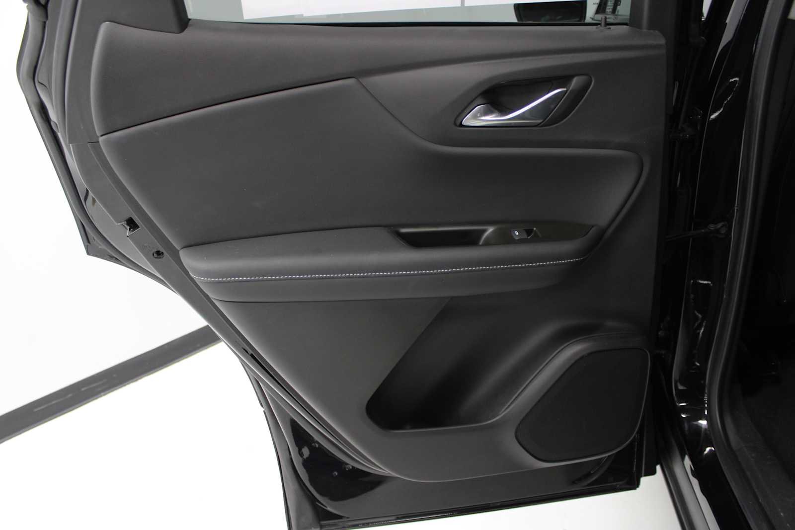 Used 2023 Chevrolet Blazer LT AWD/4WD image 34