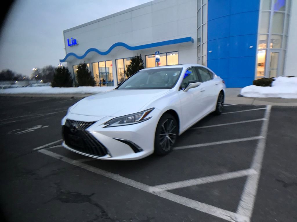 Used 2023 Lexus ES 350 w/ Premium Package image 3