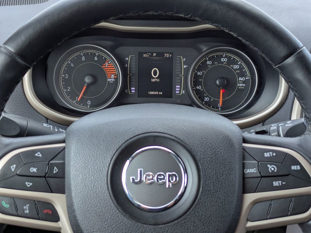 Used 2017 Jeep Cherokee Latitude w/ Comfort & Sound Group image 26