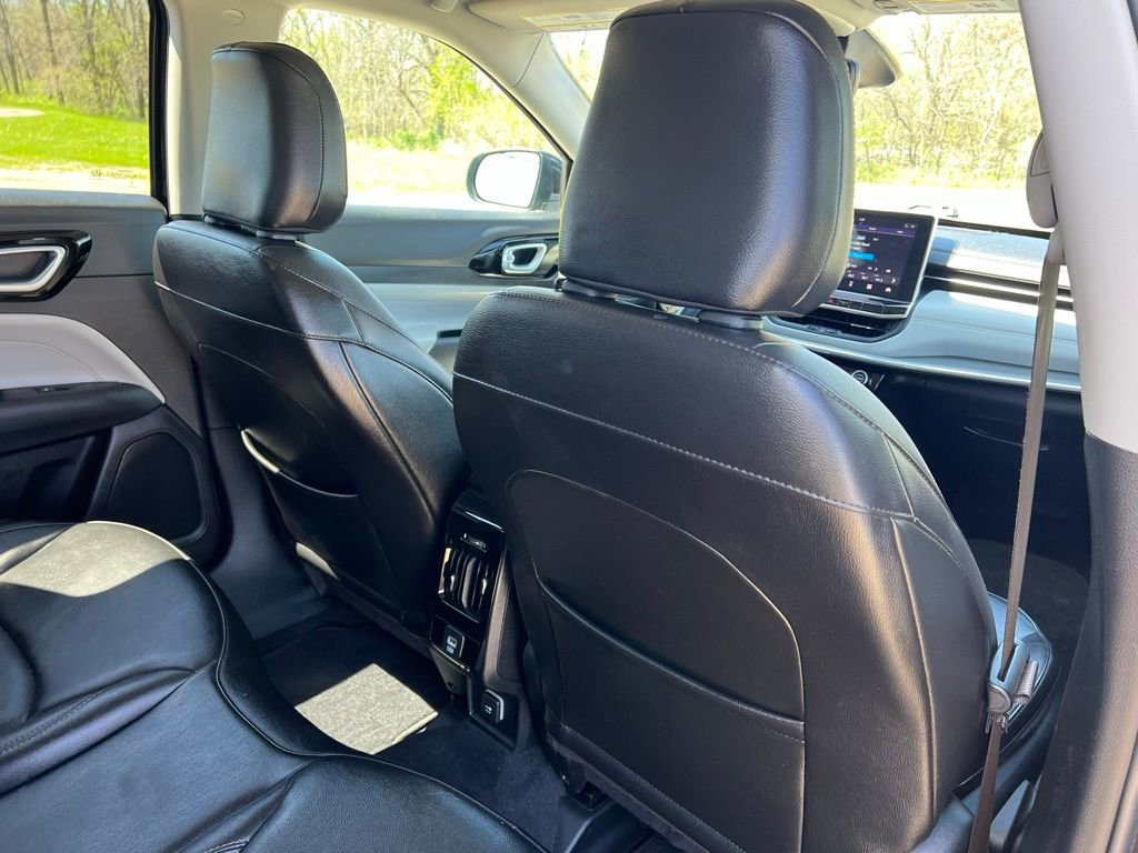 Used 2022 Jeep Compass Limited AWD/4WD image 16