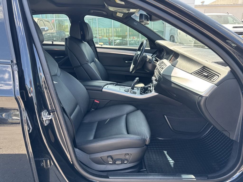 Used 2011 BMW 528i Sedan image 19