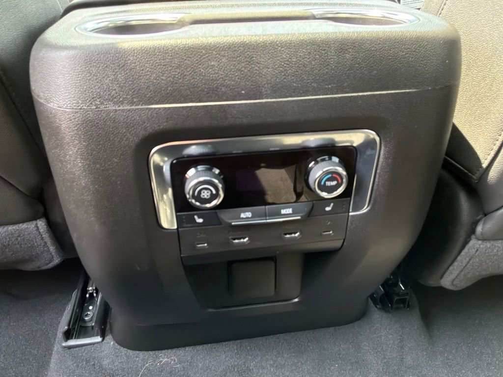 Used 2026 Chevrolet Tahoe Premier AWD/4WD image 26