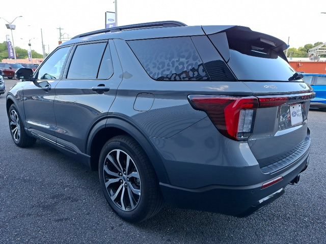 Certified 2025 Ford Explorer ST-Line RWD image 5