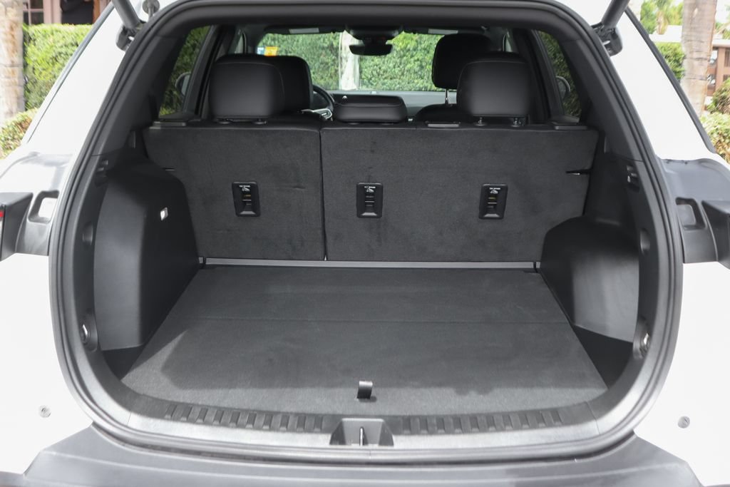 Used 2026 Chevrolet Equinox LT w/ Convenience Package II AWD/4WD image 8