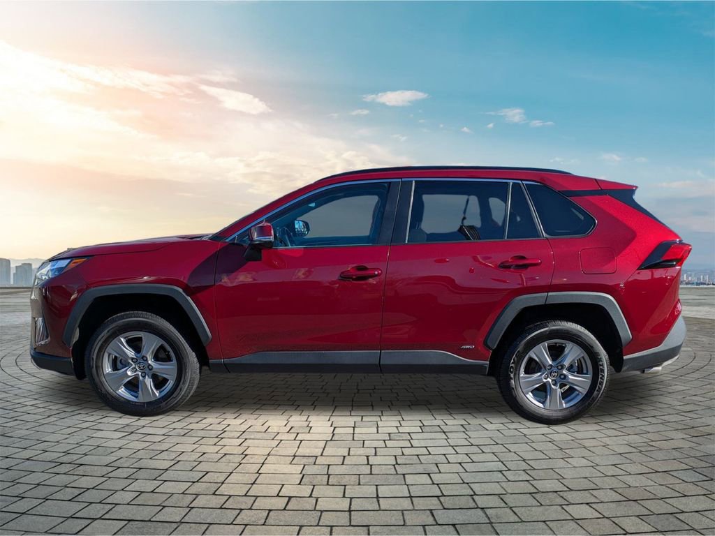 Used 2022 Toyota RAV4 XLE w/ Convenience Package image 8
