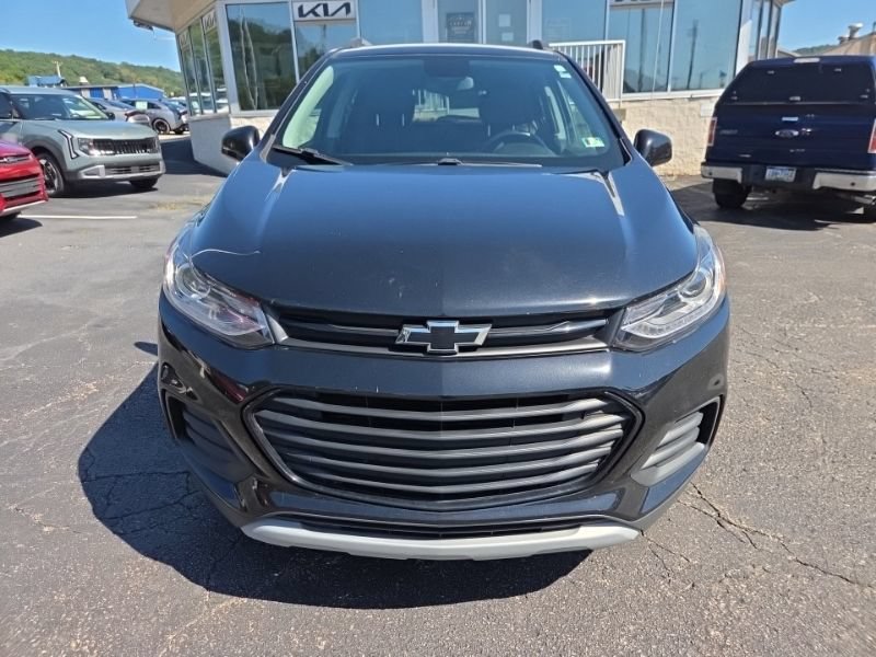 Used 2020 Chevrolet Trax LT w/ Redline Edition AWD/4WD image 2