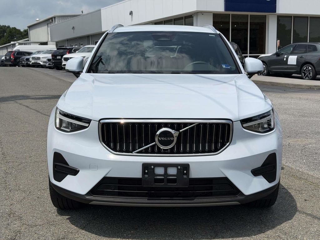 Used 2024 Volvo XC40 B5 Core AWD/4WD image 24