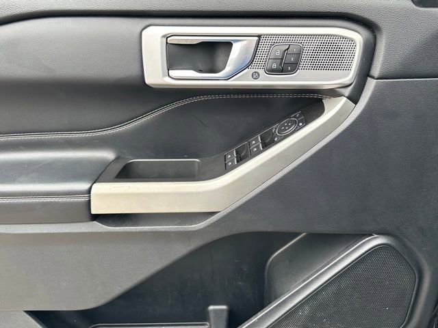 Used 2022 Ford Explorer Limited w/ Equipment Group 301A image 8